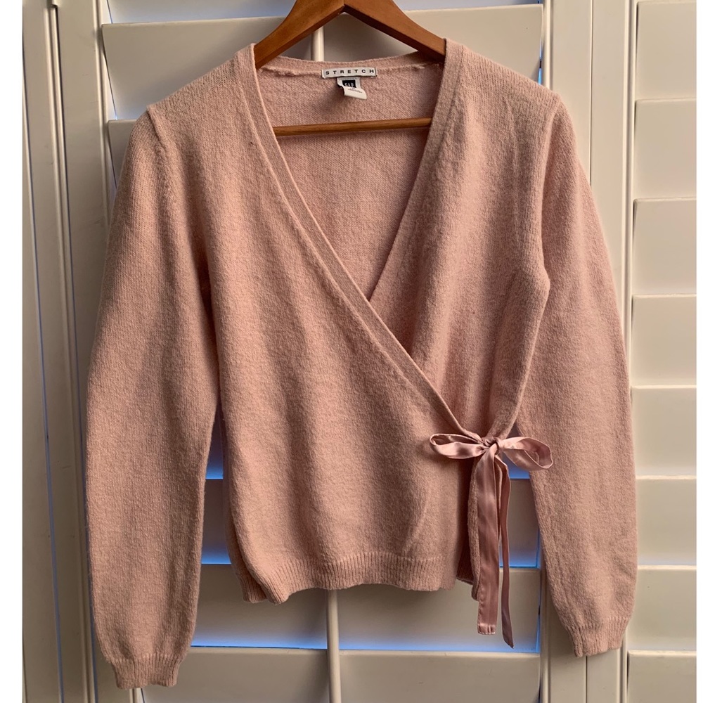 Gap sweater